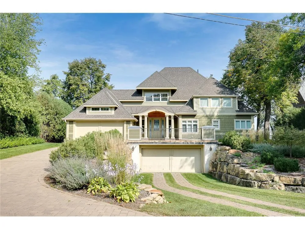 26170 Birch Bluff Road Excelsior, MN 55331