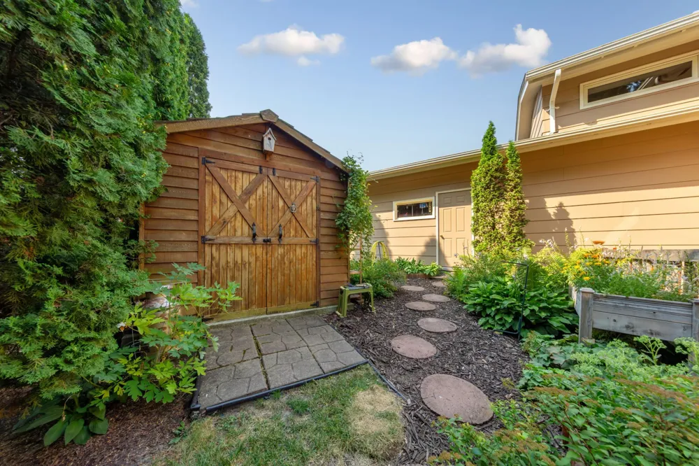 1017 Whittier Court Northfield, MN 55057