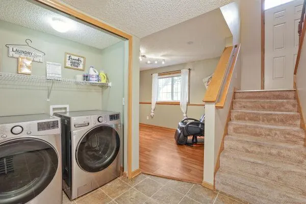 5213 Scott Trail Robbinsdale, MN 55422