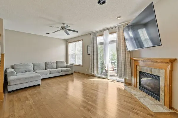 5213 Scott Trail Robbinsdale, MN 55422
