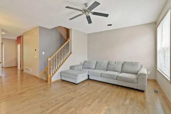 5213 Scott Trail Robbinsdale, MN 55422