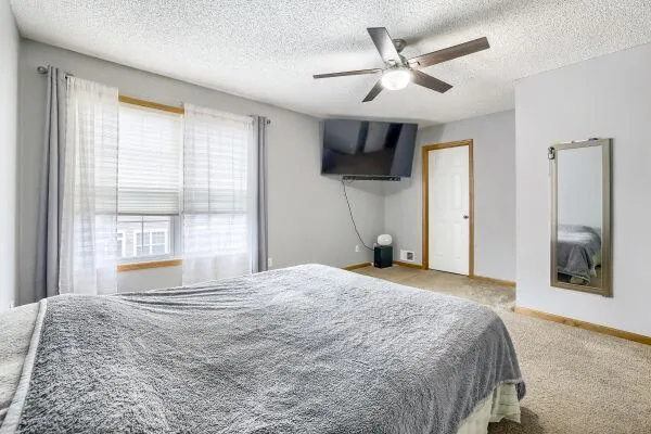 5213 Scott Trail Robbinsdale, MN 55422