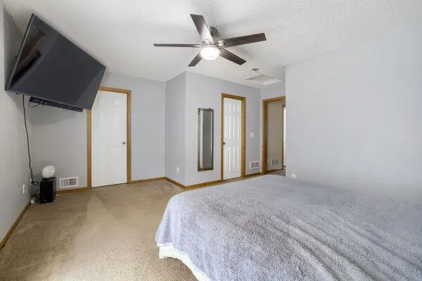 5213 Scott Trail Robbinsdale, MN 55422