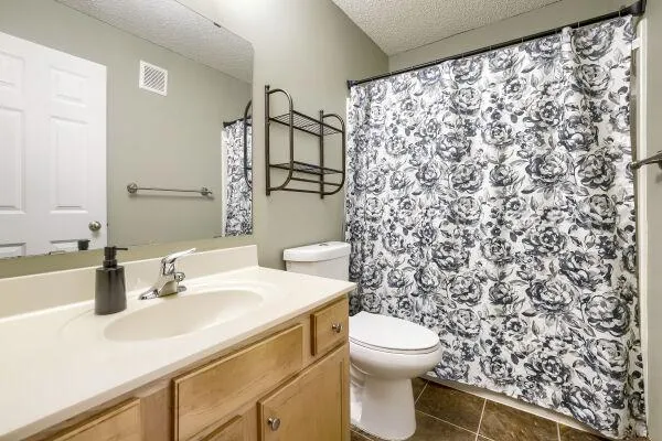5213 Scott Trail Robbinsdale, MN 55422