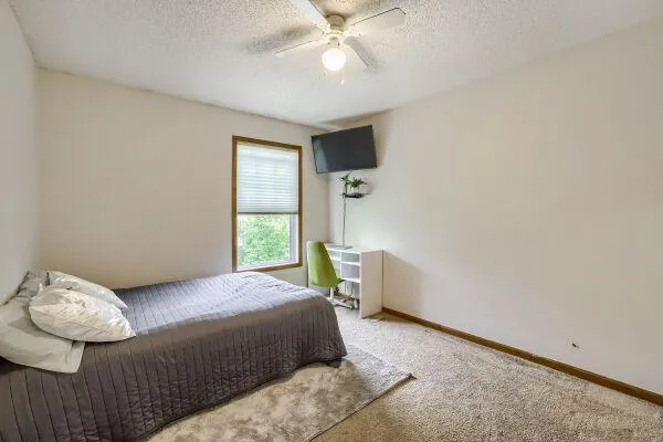 5213 Scott Trail Robbinsdale, MN 55422