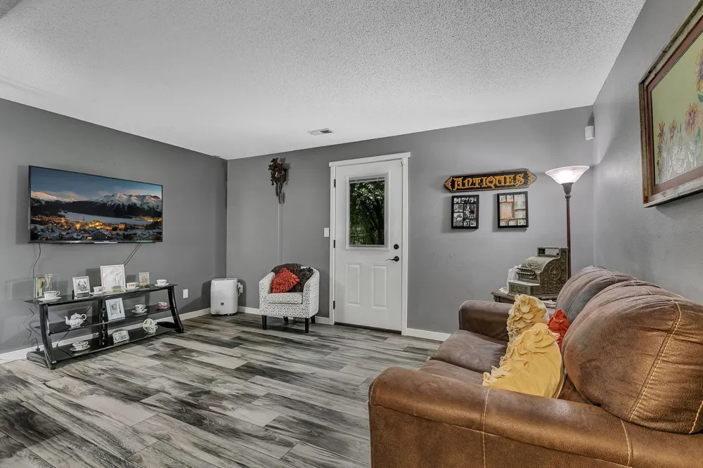 17256 Northwood Drive Paynesville, MN 56362