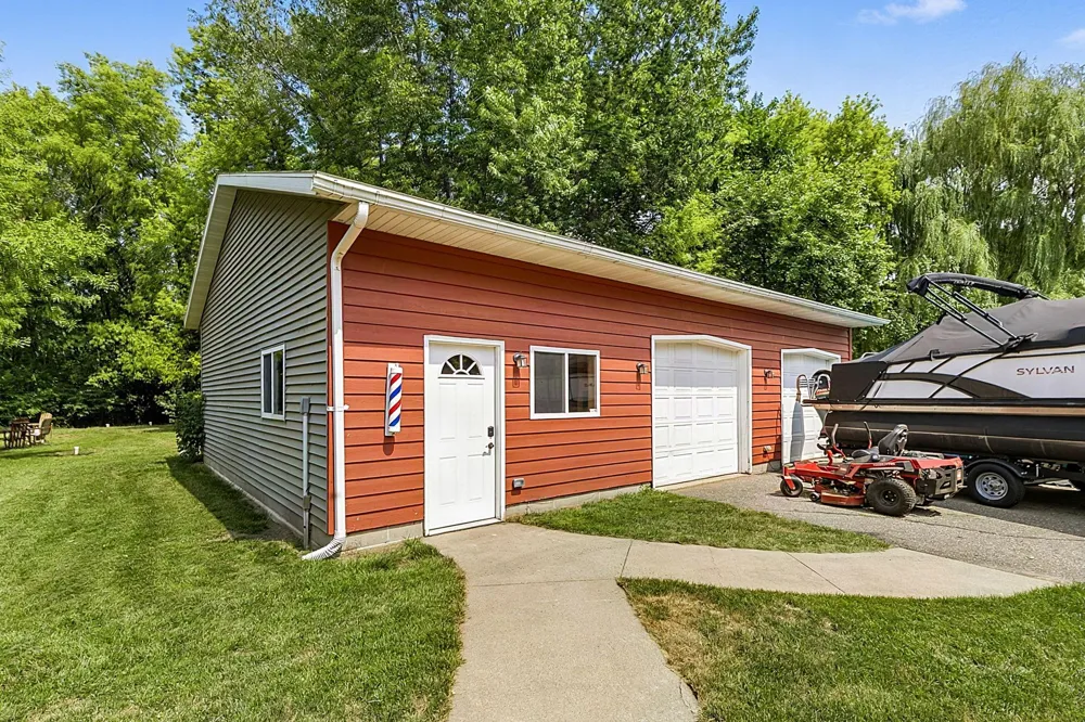 17256 Northwood Drive Paynesville, MN 56362