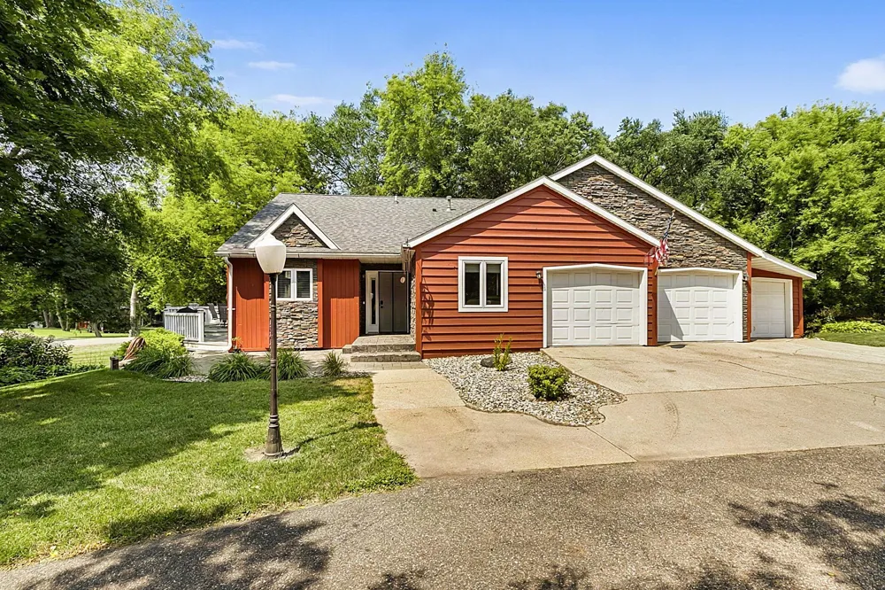 17256 Northwood Drive Paynesville, MN 56362