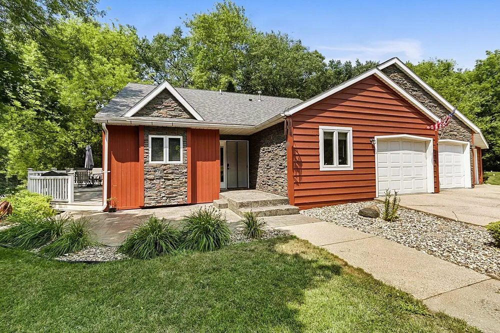 17256 Northwood Drive Paynesville, MN 56362