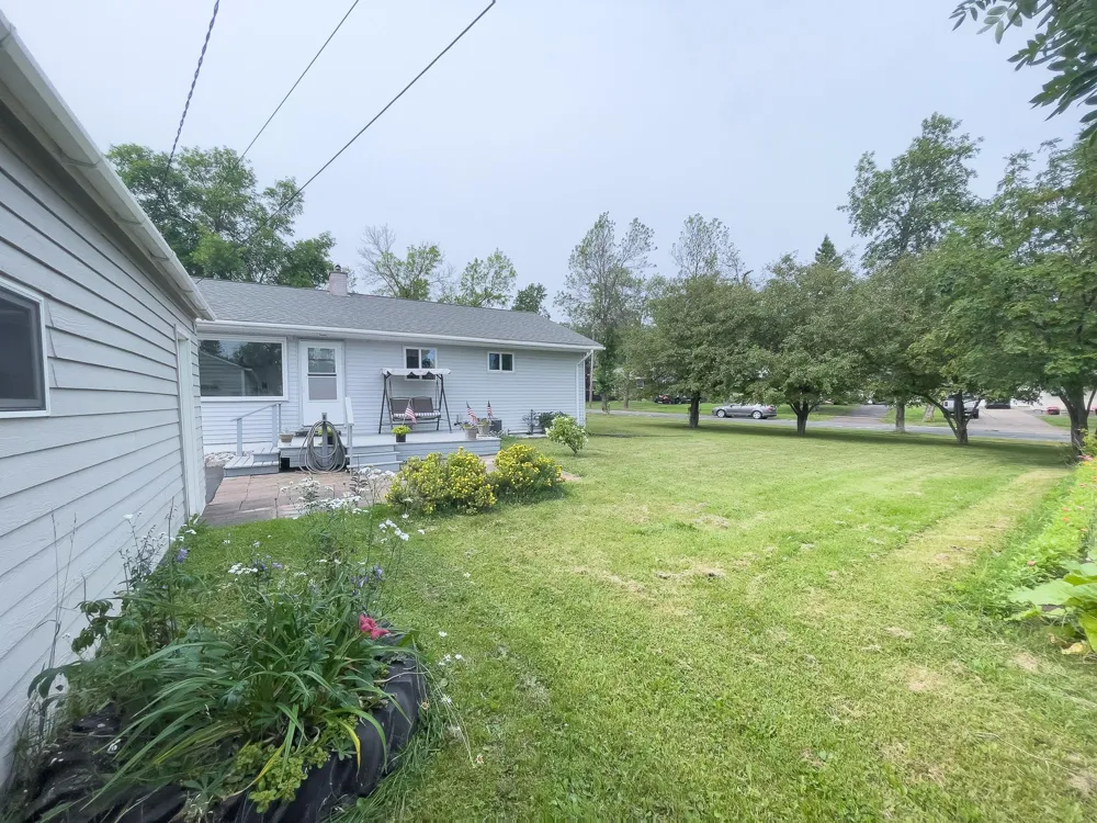 11 Ives Road Silver Bay, MN 55614