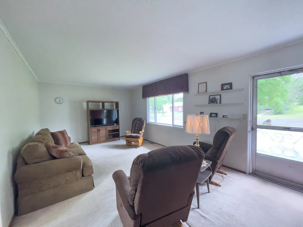 11 Ives Road Silver Bay, MN 55614