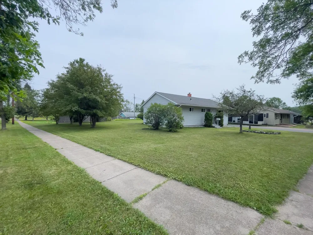 11 Ives Road Silver Bay, MN 55614