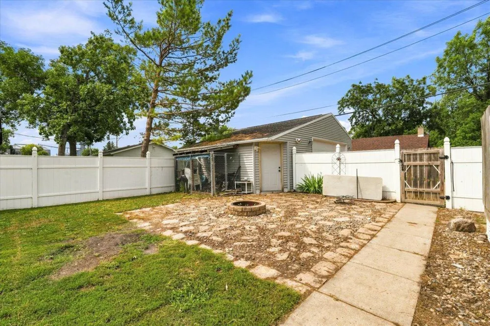 413 8th Street Breckenridge, MN 56520