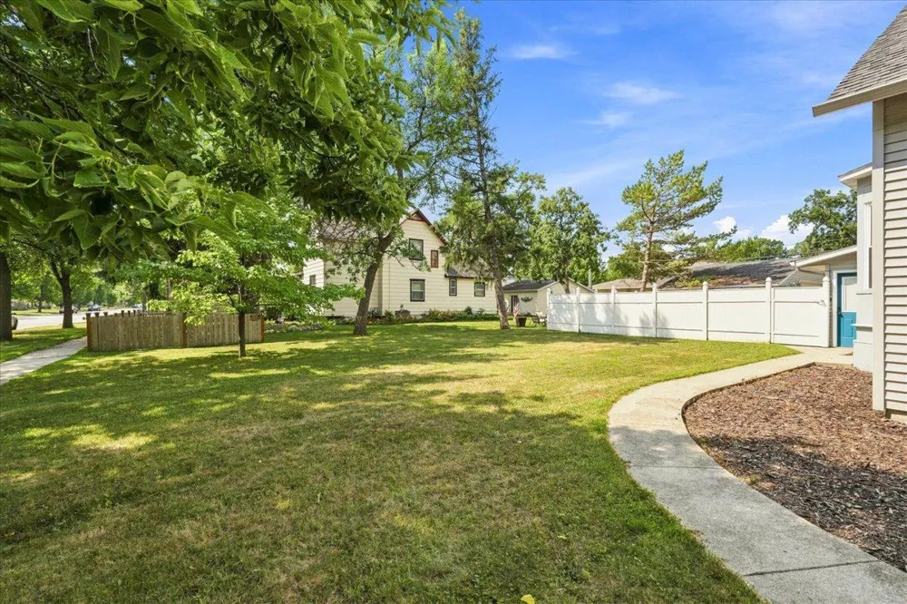 413 8th Street Breckenridge, MN 56520