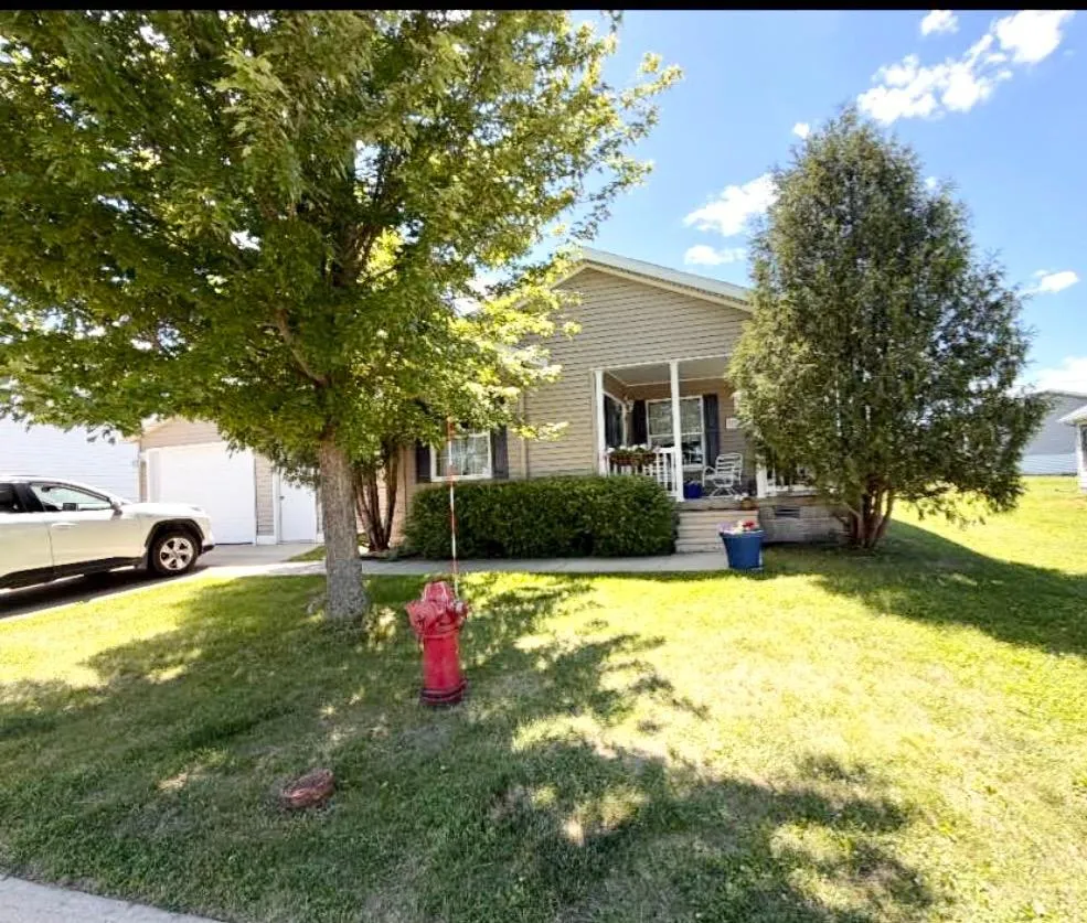 2205 Nightingale Avenue NW Stewartville, MN 55976