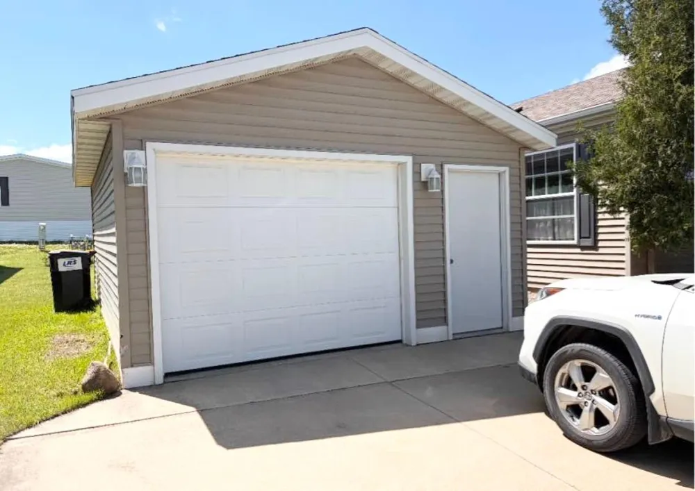 2205 Nightingale Avenue NW Stewartville, MN 55976