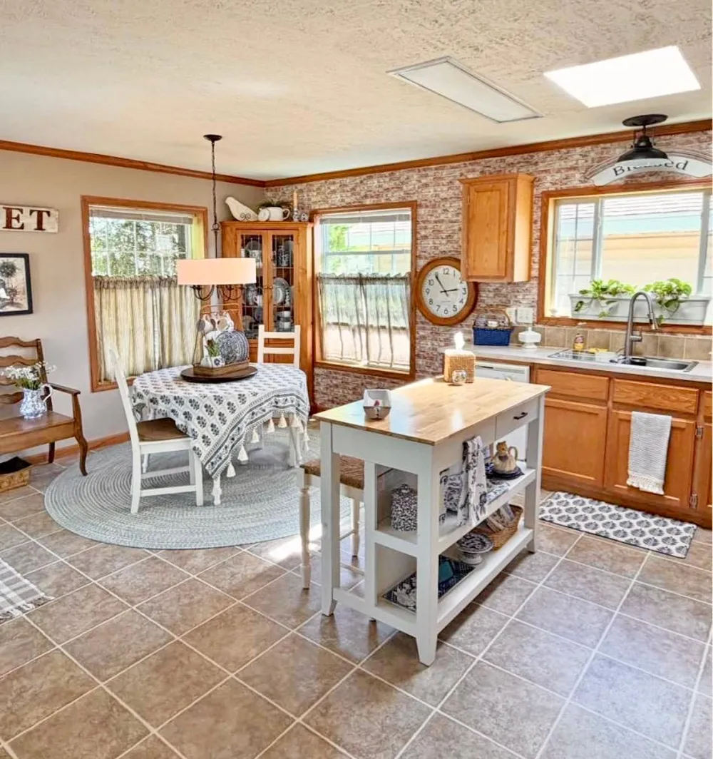 2205 Nightingale Avenue NW Stewartville, MN 55976
