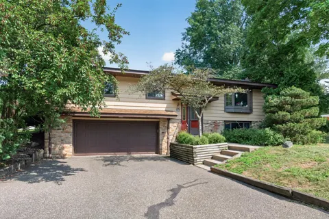420 Comstock Lane