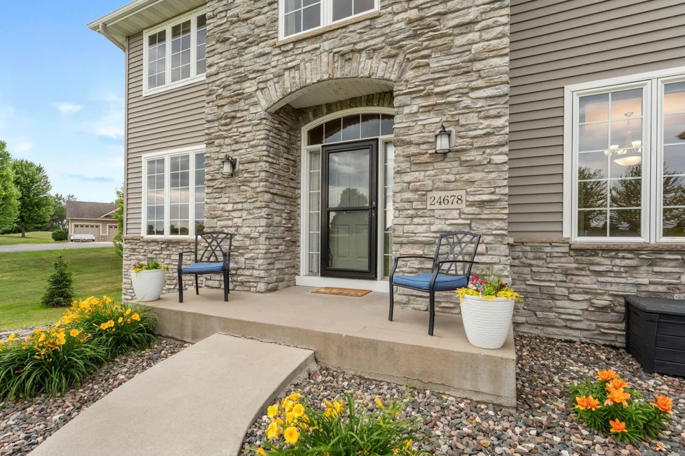 24678 Churchview Circle New Prague, MN 56071