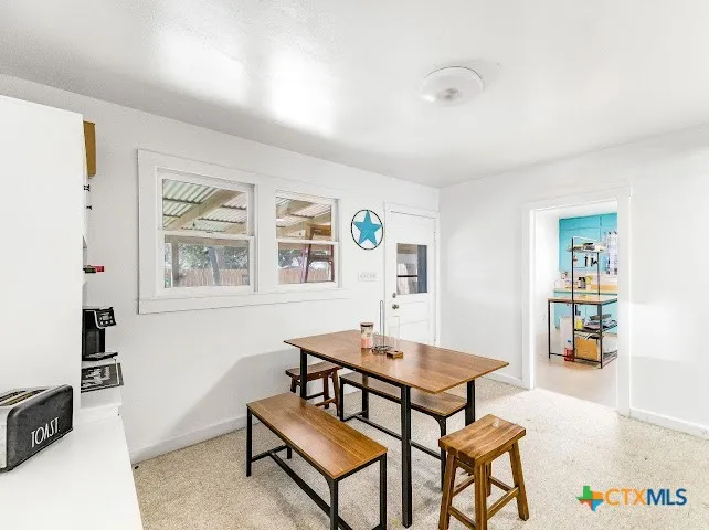 1510 Avenue Shiner, TX 77984