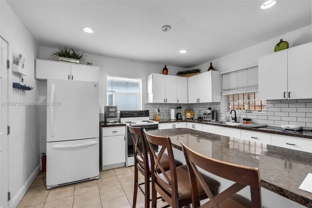 2355 SW 1st St Miami, FL 33135