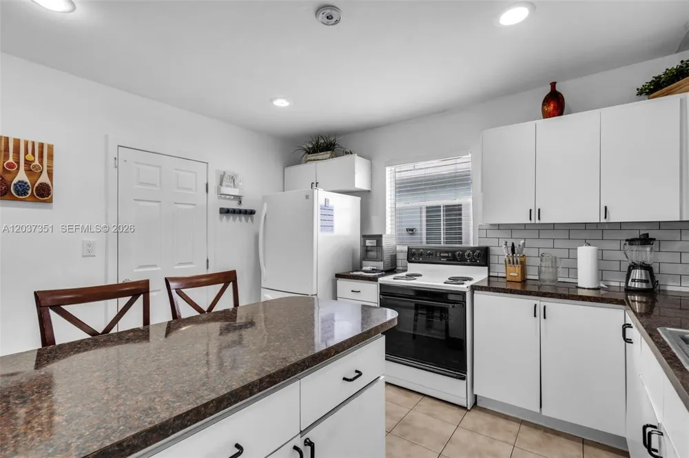 2355 SW 1st St Miami, FL 33135