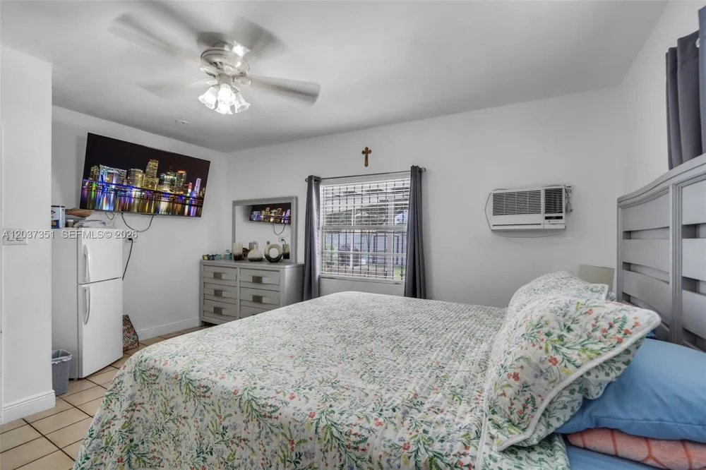2355 SW 1st St Miami, FL 33135