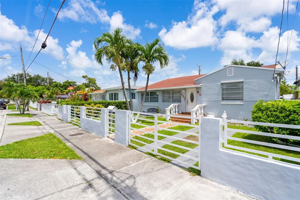 2355 SW 1st St Miami, FL 33135