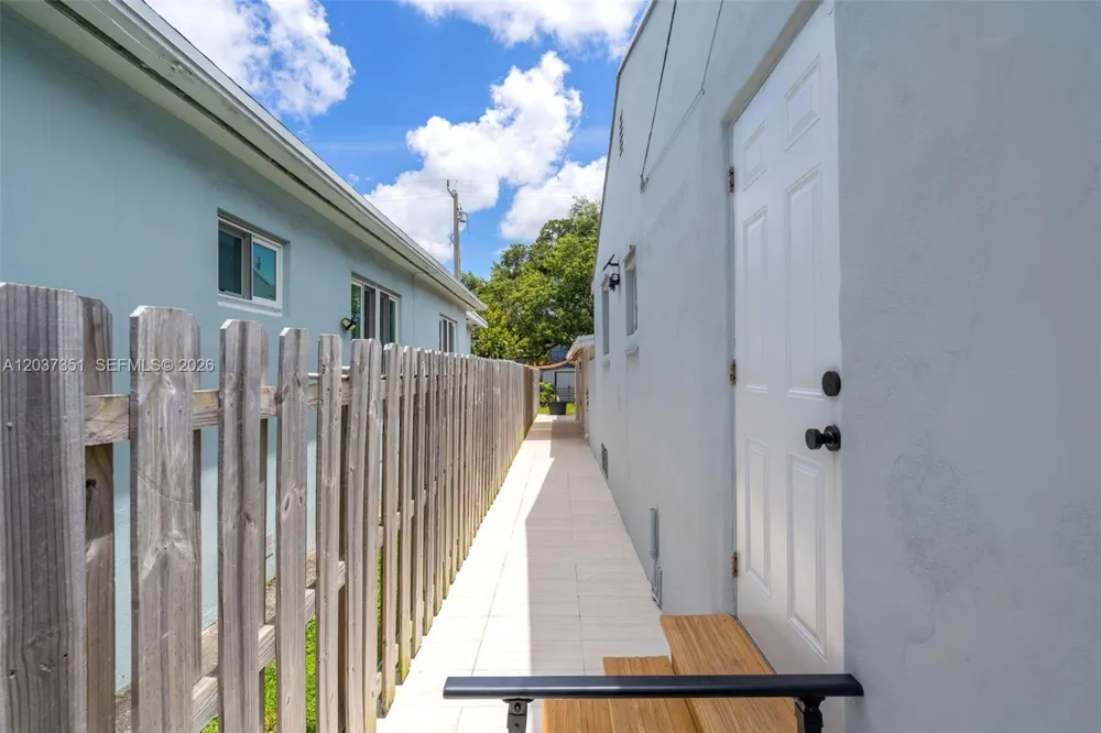 2355 SW 1st St Miami, FL 33135