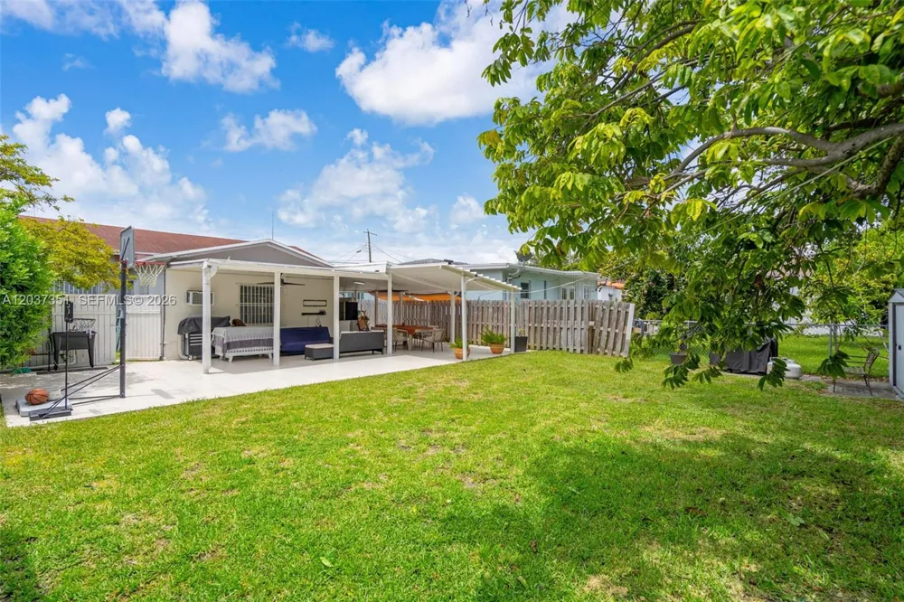 2355 SW 1st St Miami, FL 33135