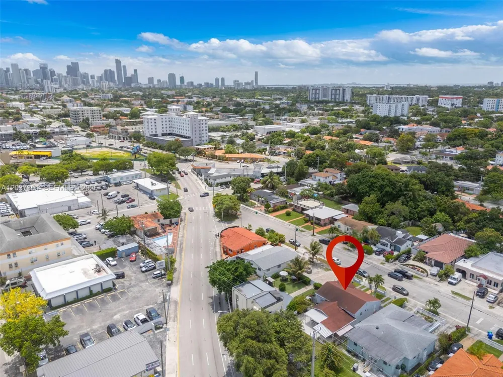 2355 SW 1st St Miami, FL 33135