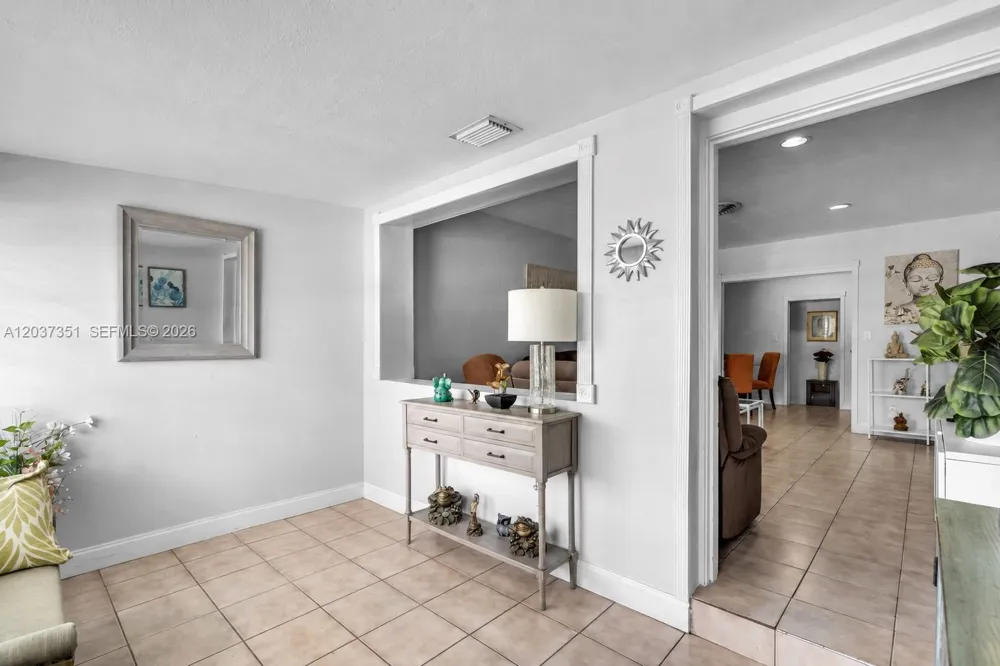 2355 SW 1st St Miami, FL 33135