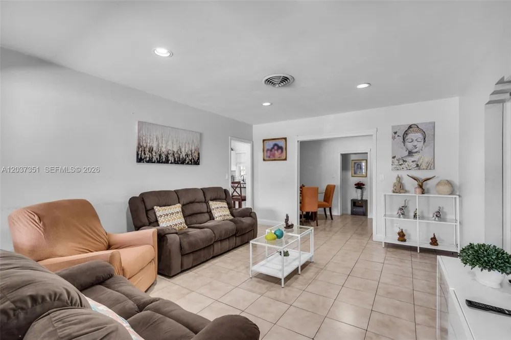 2355 SW 1st St Miami, FL 33135