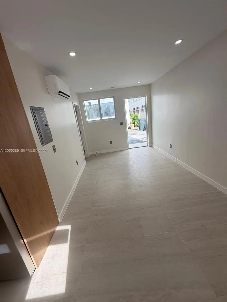 2436 SW 7th St #10 Miami, FL 33135