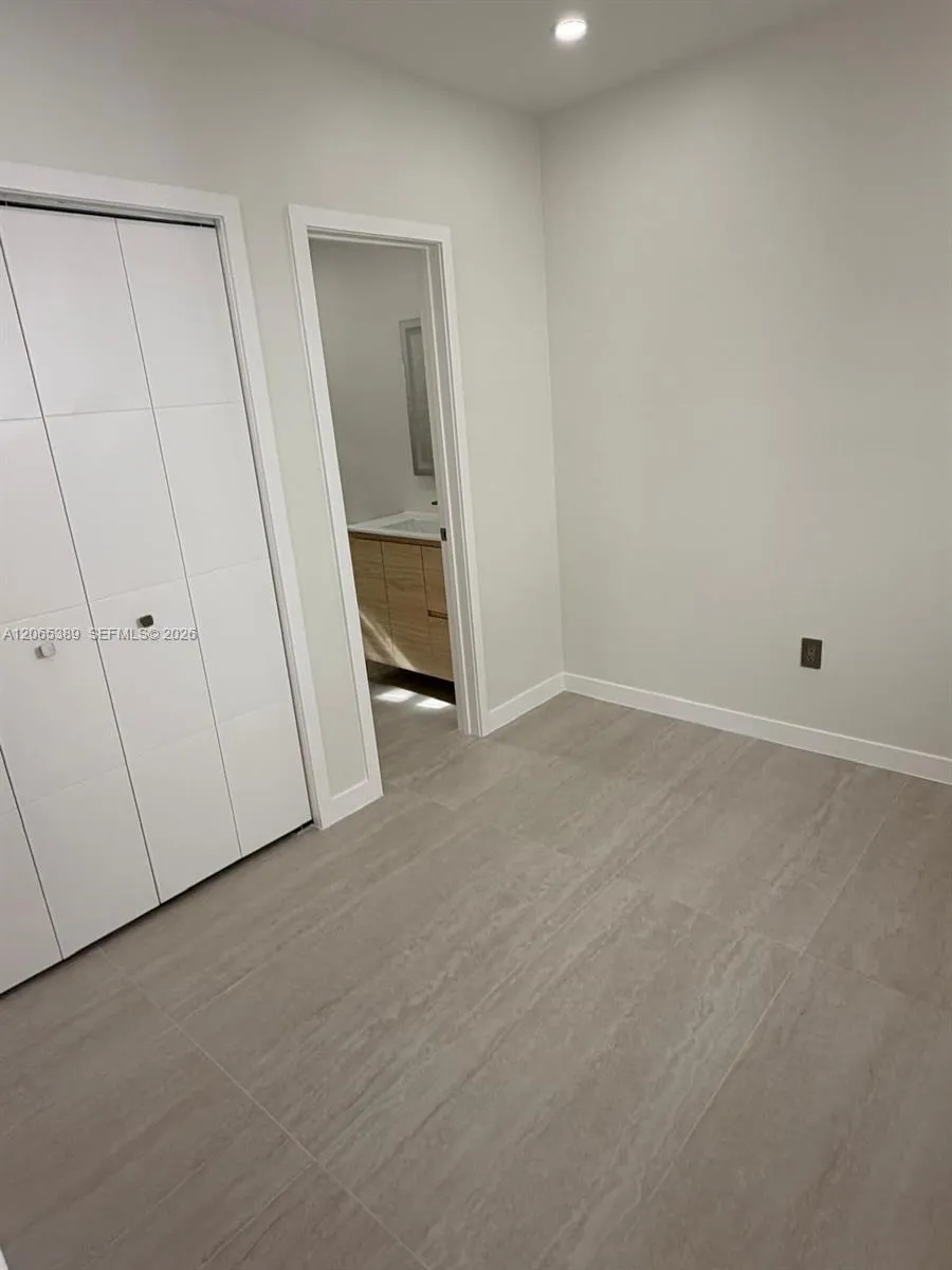 2436 SW 7th St #10 Miami, FL 33135