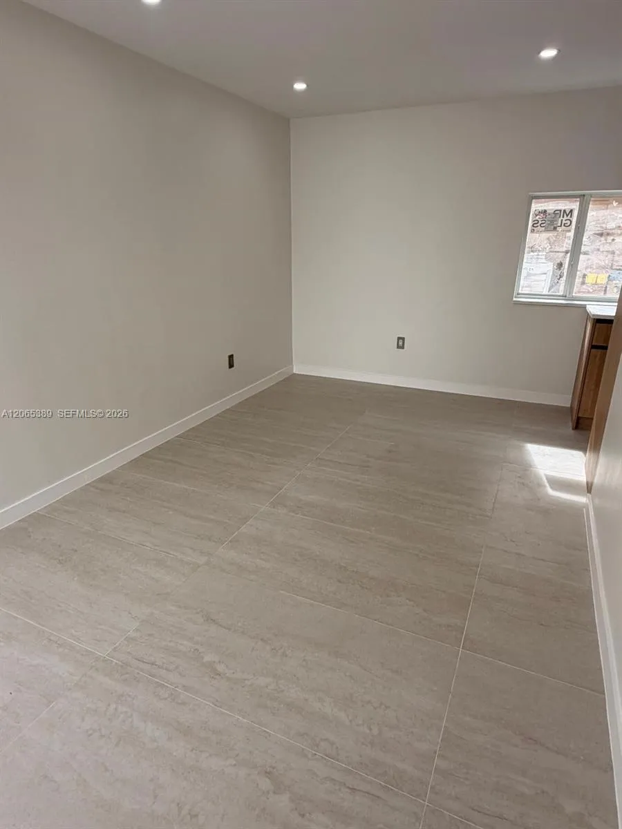 2436 SW 7th St #10 Miami, FL 33135