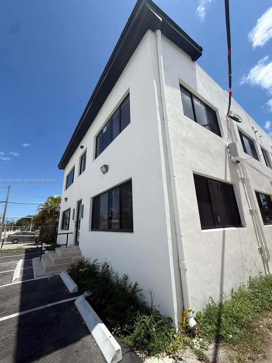 2436 SW 7th St #10 Miami, FL 33135