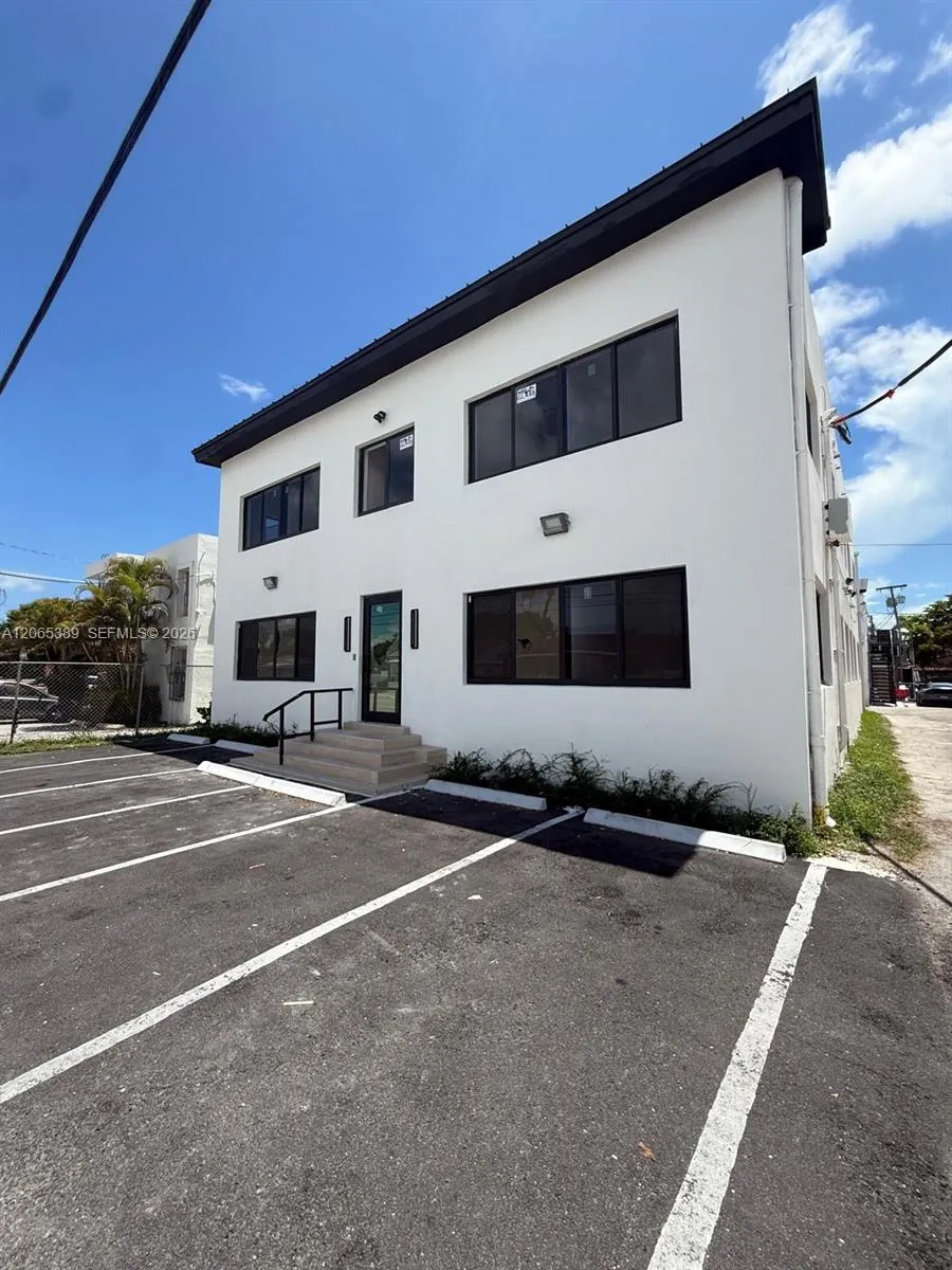 2436 SW 7th St #10 Miami, FL 33135