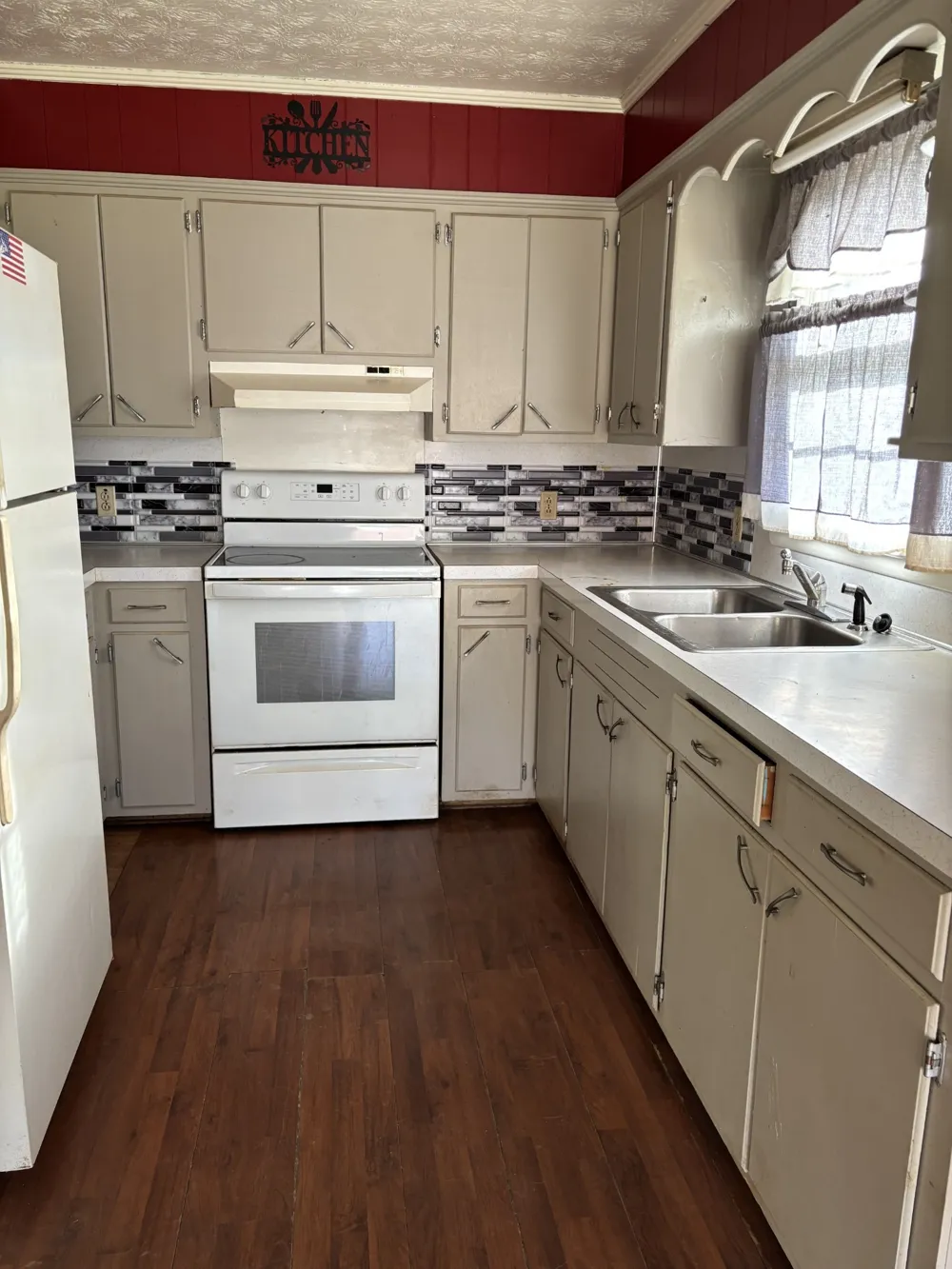 1711 N Grundy Quarles Hwy Gainesboro, TN 38562