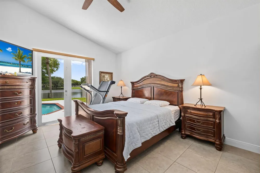 10740 LONDON STREET Cooper City, FL 33026