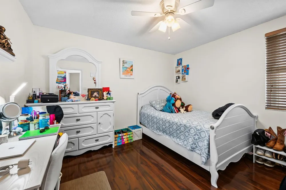 10740 LONDON STREET Cooper City, FL 33026