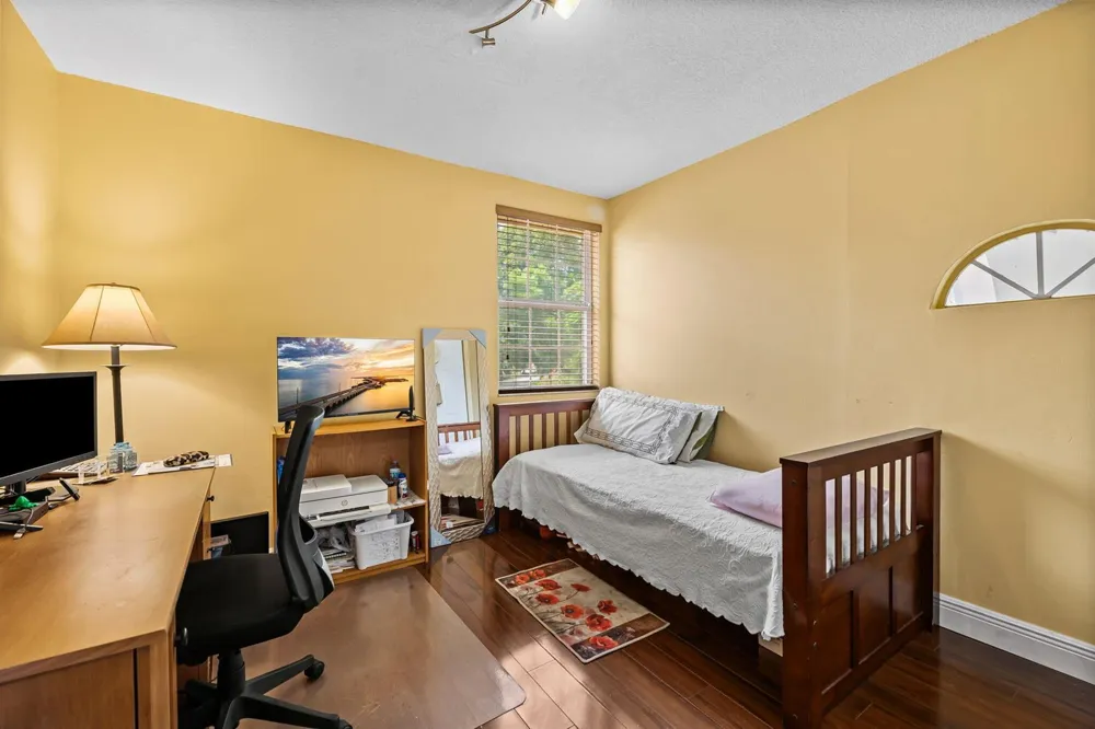 10740 LONDON STREET Cooper City, FL 33026
