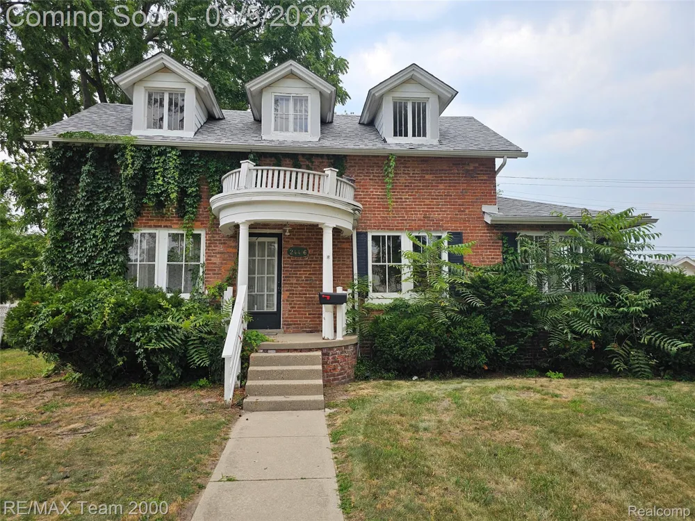 24416 Hass Street Dearborn Heights City, MI 48127