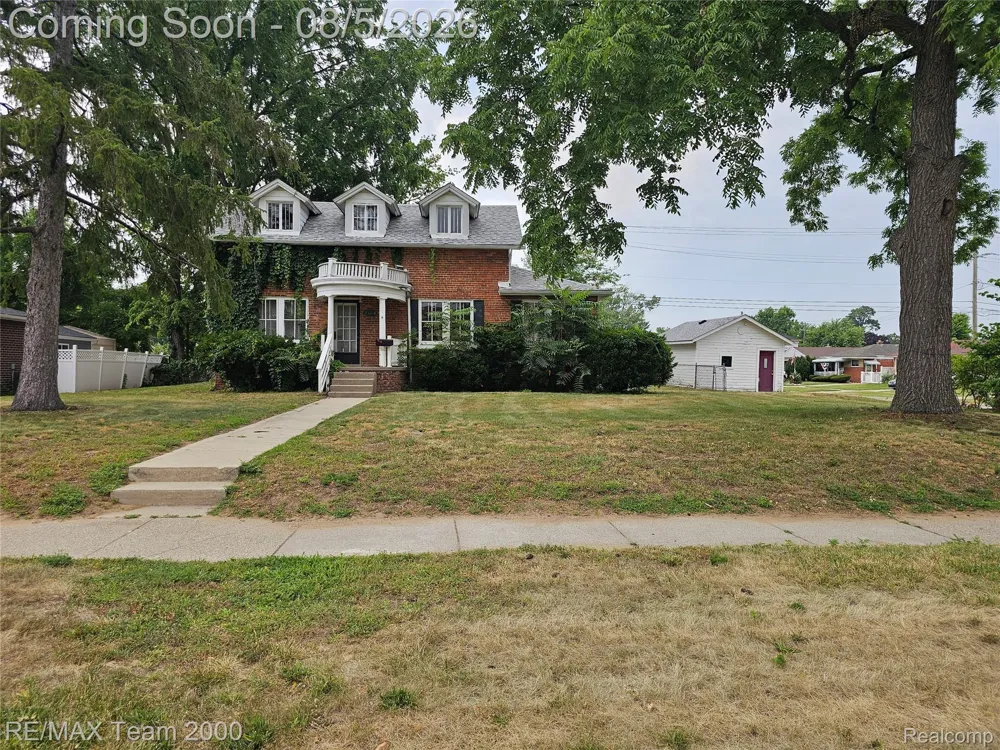 24416 Hass Street Dearborn Heights City, MI 48127