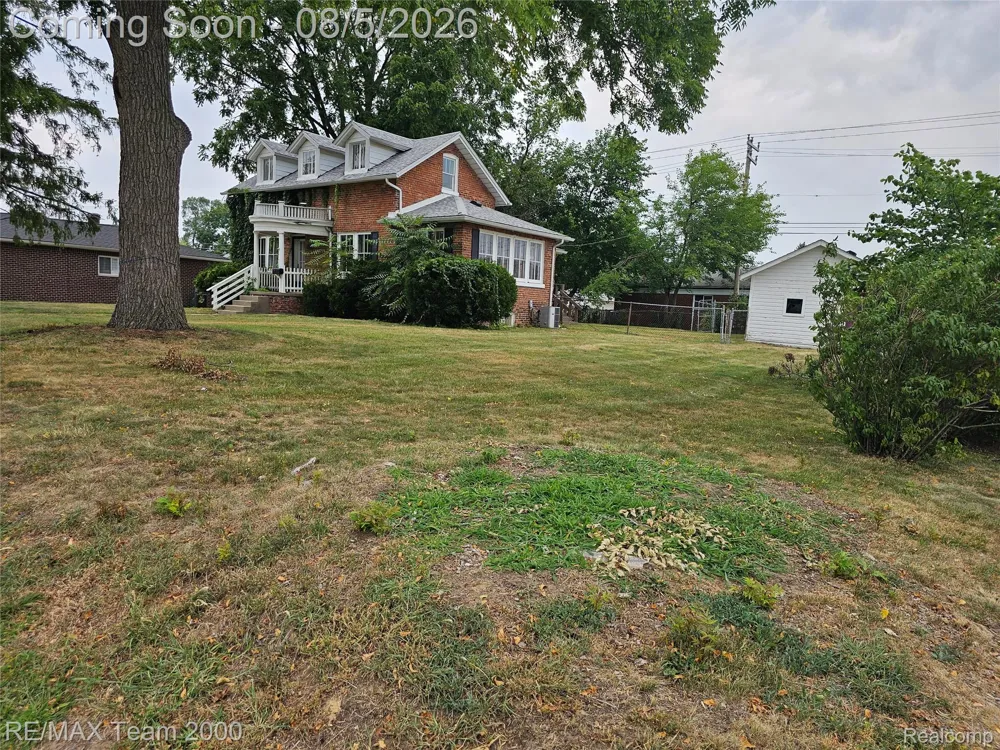 24416 Hass Street Dearborn Heights City, MI 48127
