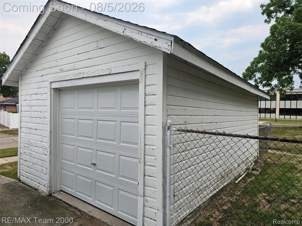 24416 Hass Street Dearborn Heights City, MI 48127