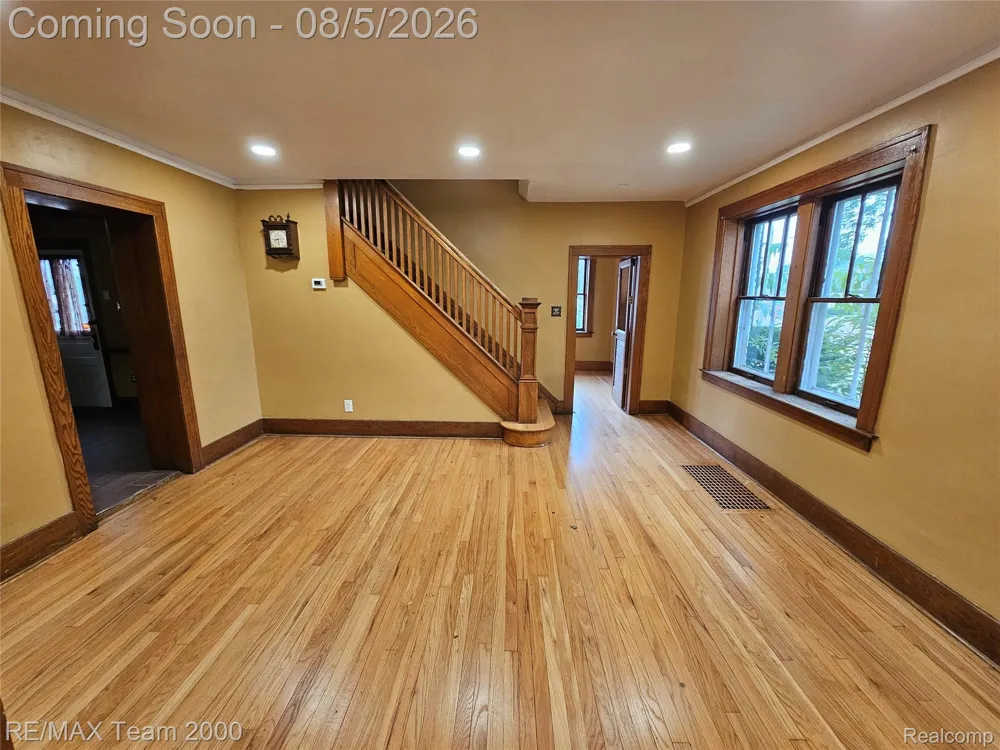 24416 Hass Street Dearborn Heights City, MI 48127