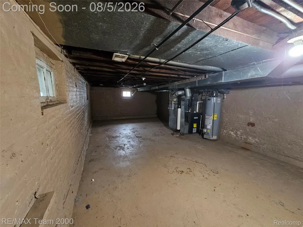 24416 Hass Street Dearborn Heights City, MI 48127