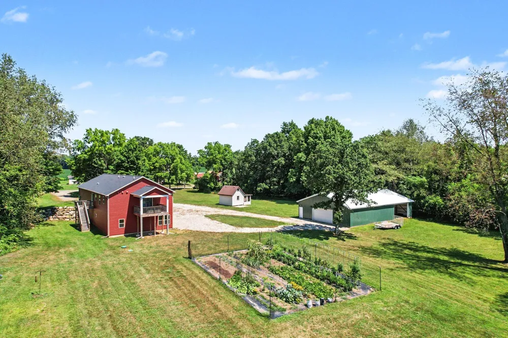 10064 Love Road Assyria Township, MI 49021