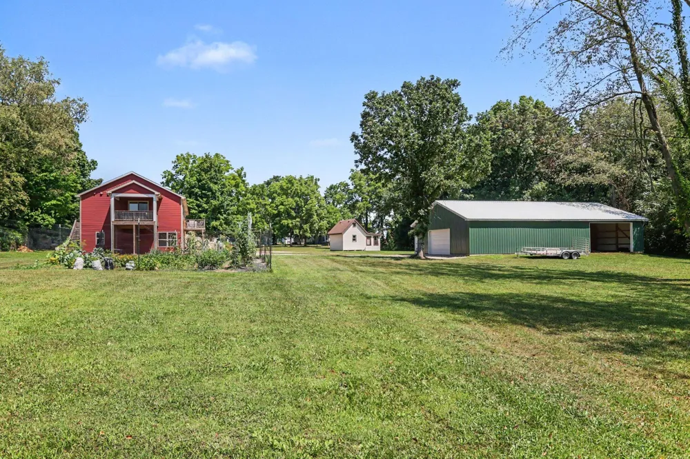 10064 Love Road Assyria Township, MI 49021